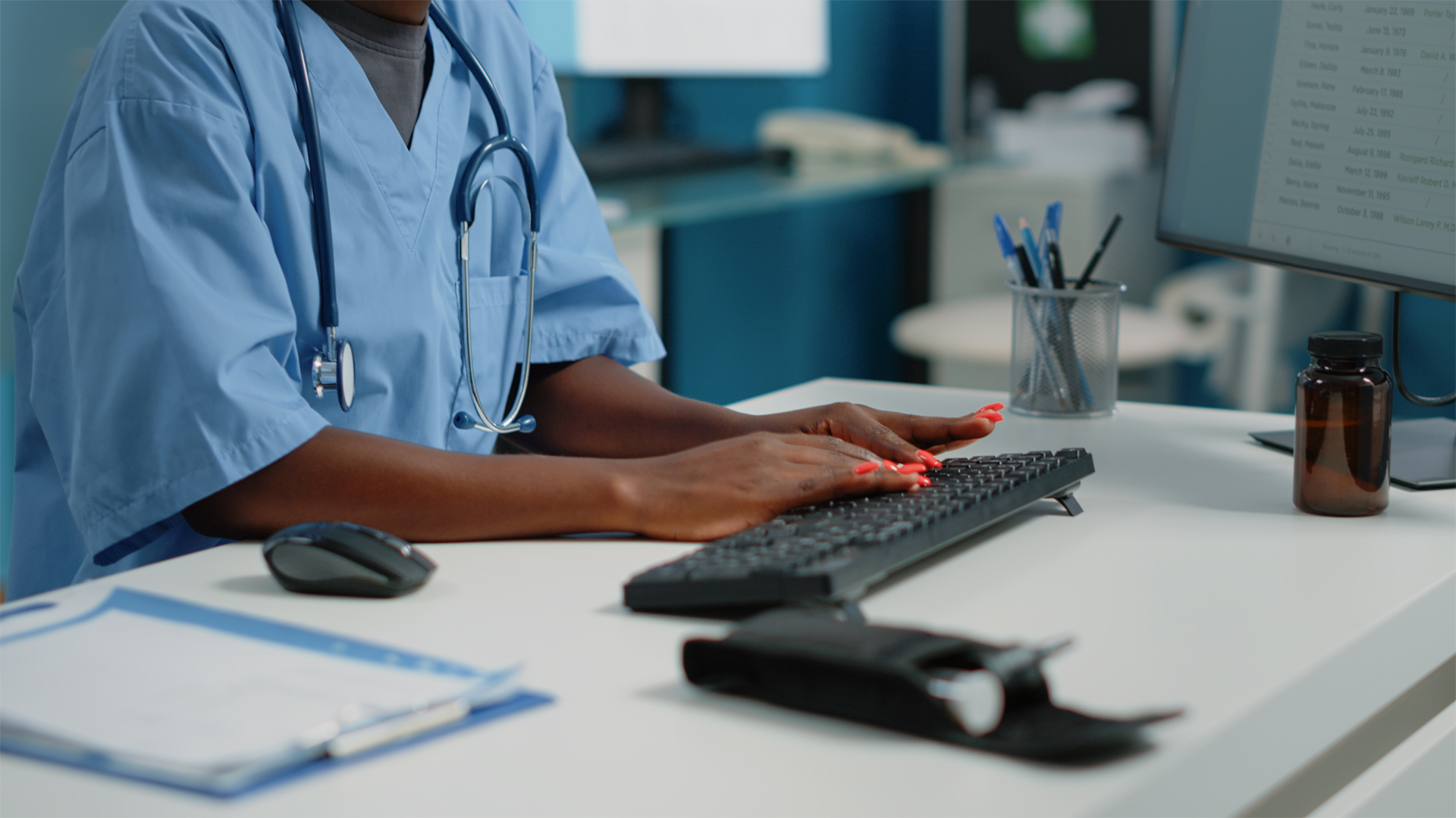 What Other Jobs Can a Medical Assistant Apply For?